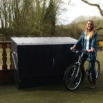 Abri à vélos en métal gris anthracite 1,74m² avec rampe et kit d'ancrage - TRIMETALS