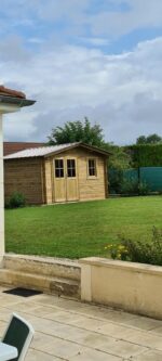 Abri de jardin 12m² PLUS en bois 40mm traité teinté marron Gardy Shelter