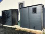 Abri de jardin adossé en résine anthracite 2,09m² + kit de fondation - JOBU