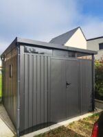 Abri de jardin en acier galvanisé Kosto gris foncé 8,64m² + kit d'ancrage - X-Métal