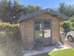 Abri de jardin en bois composite 28mm aspect bois vieilli 9m² double porte alu et double vitrage - Woodlife Garden