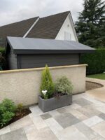 Abri de jardin en bois composite 28mm gris foncé 9m² double porte alu et double vitrage - Woodlife Garden