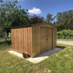Abri de jardin en métal imitation bois 7,80m² - DURAMAX + kit d'ancrage