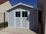Abri de jardin en PVC 11,2m² DECO gris clair et blanc Grosfillex + Kit ancrage offert
