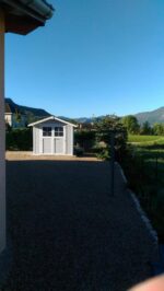 Abri de jardin en PVC 4,9m² DECO gris clair et blanc Grosfillex + kit ancrage offert
