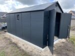 Abri de jardin en résine anthracite 11m² + kit de fondation - JOBU