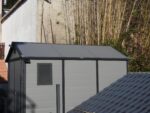 Abri de jardin en résine gris 5,32m² + kit de fondation - JOBU