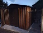 Abri de jardin métal aspect bois et marron 12m² + kit d'ancrage inclus - YARDMASTER