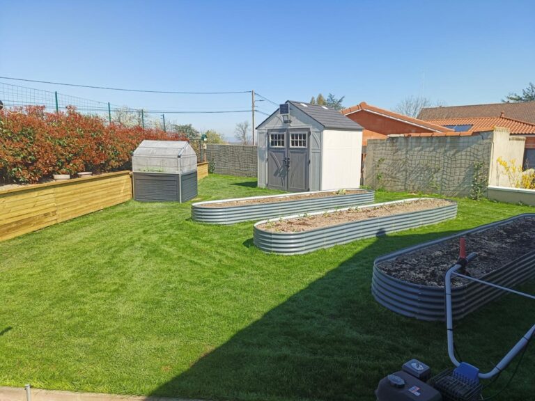 Abri de jardin polyéthylène 35mm 5,53m² Woodgrain + plancher SUNCAST