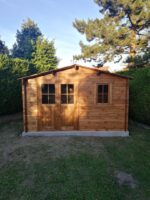 Abri en bois massif 12m² PLUS 28mm traité teinté marron Gardy Shelter