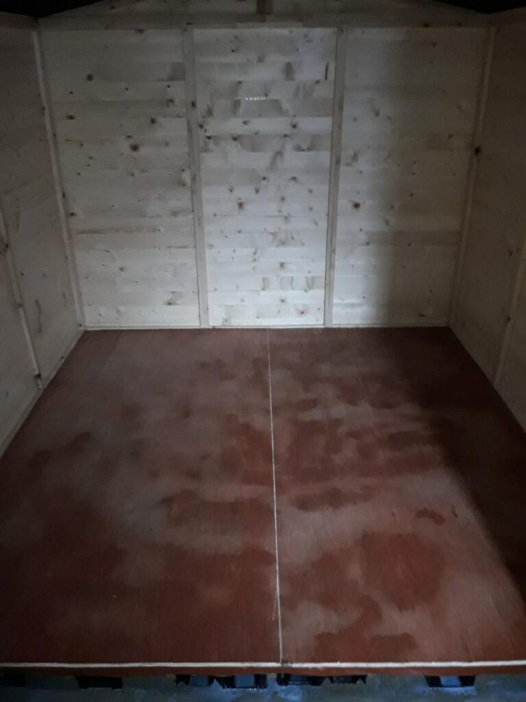 Abri en bois massif 5,76m² Habrita – panneaux 16mm + plancher + couverture plaques ondulées