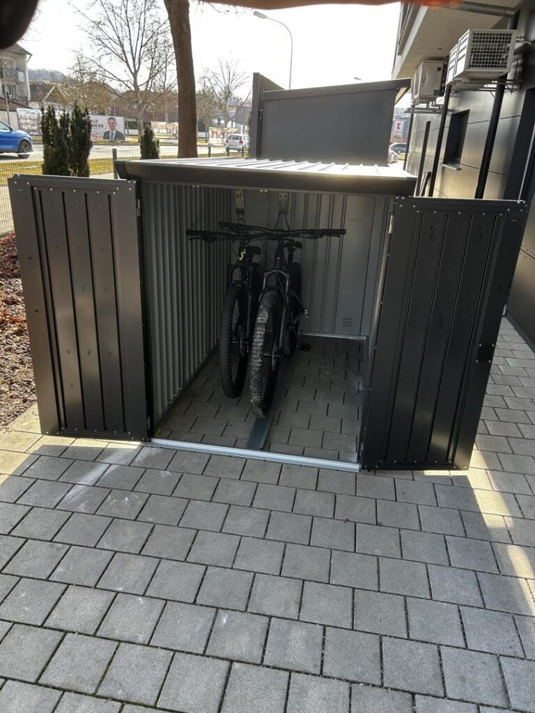 Abri pour 3 vélos en métal anthracite Kosto 2,74m² - X-METAL