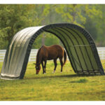 Abri pour animaux démontable 22,6m² à toit arrondi en acier et polyéthylène vert – Shelter Logic