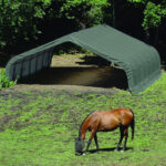 Abri pour animaux démontable 40,9m² en acier et polyéthylène vert – Shelter Logic