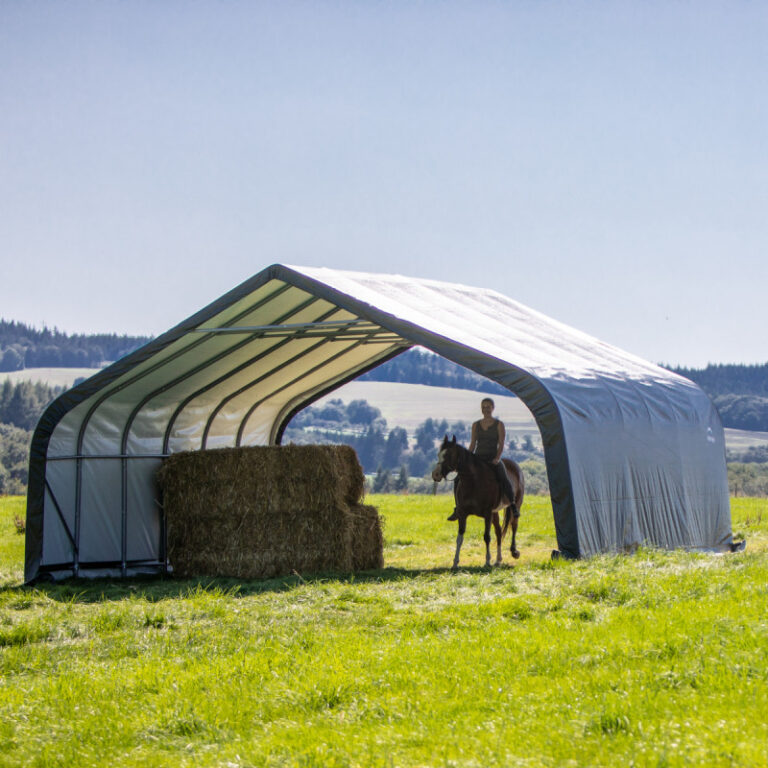 Abri pour animaux démontable 49,6m² en acier et polyéthylène vert – Shelter Logic