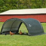 Abri pour animaux démontable 7,8m² en acier et polyéthylène vert – Shelter Logic